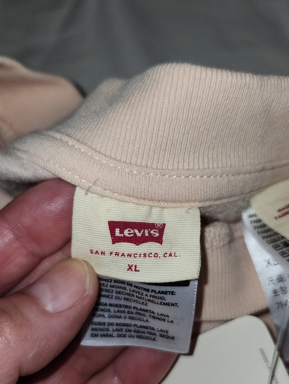 NWT Levi's Cropped Graphic Logo Sweatshirt Peach Puree Suze XL - Picture 8 of 14